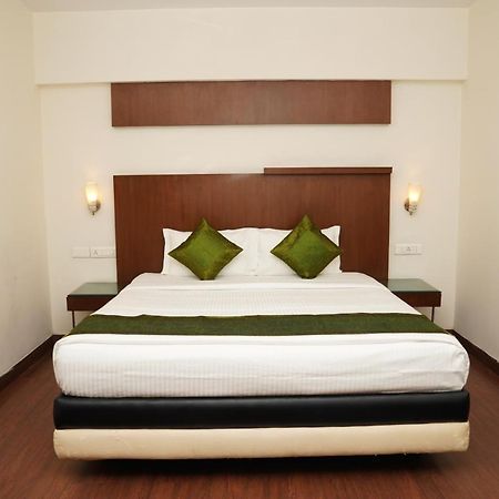 Oyster Suites Hyderabad Exteriör bild