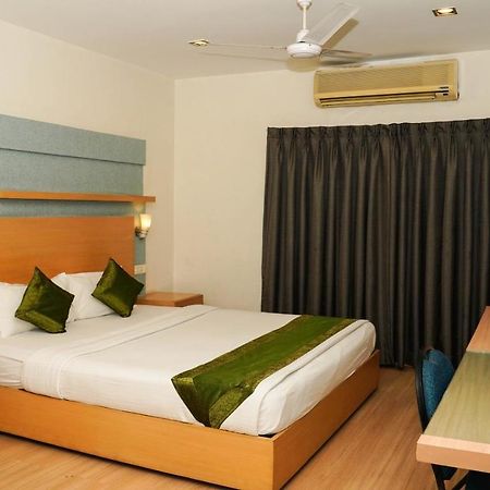 Oyster Suites Hyderabad Exteriör bild