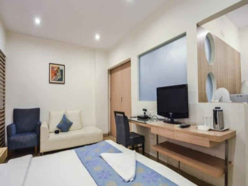Oyster Suites Hyderabad Exteriör bild