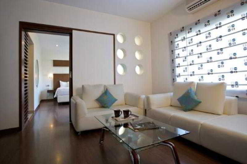 Oyster Suites Hyderabad Exteriör bild