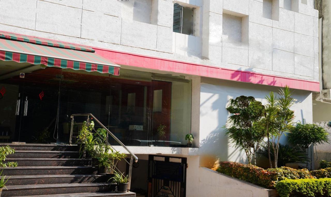 Oyster Suites Hyderabad Exteriör bild