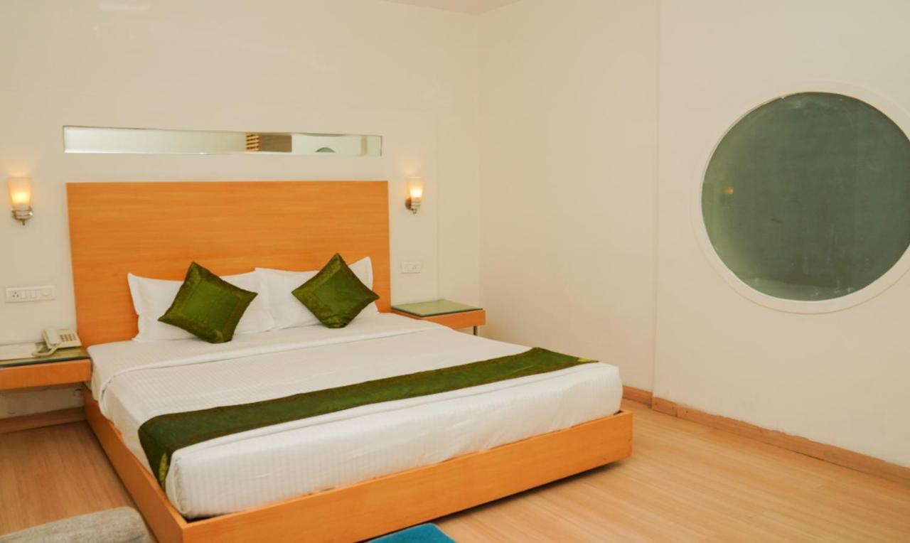 Oyster Suites Hyderabad Exteriör bild