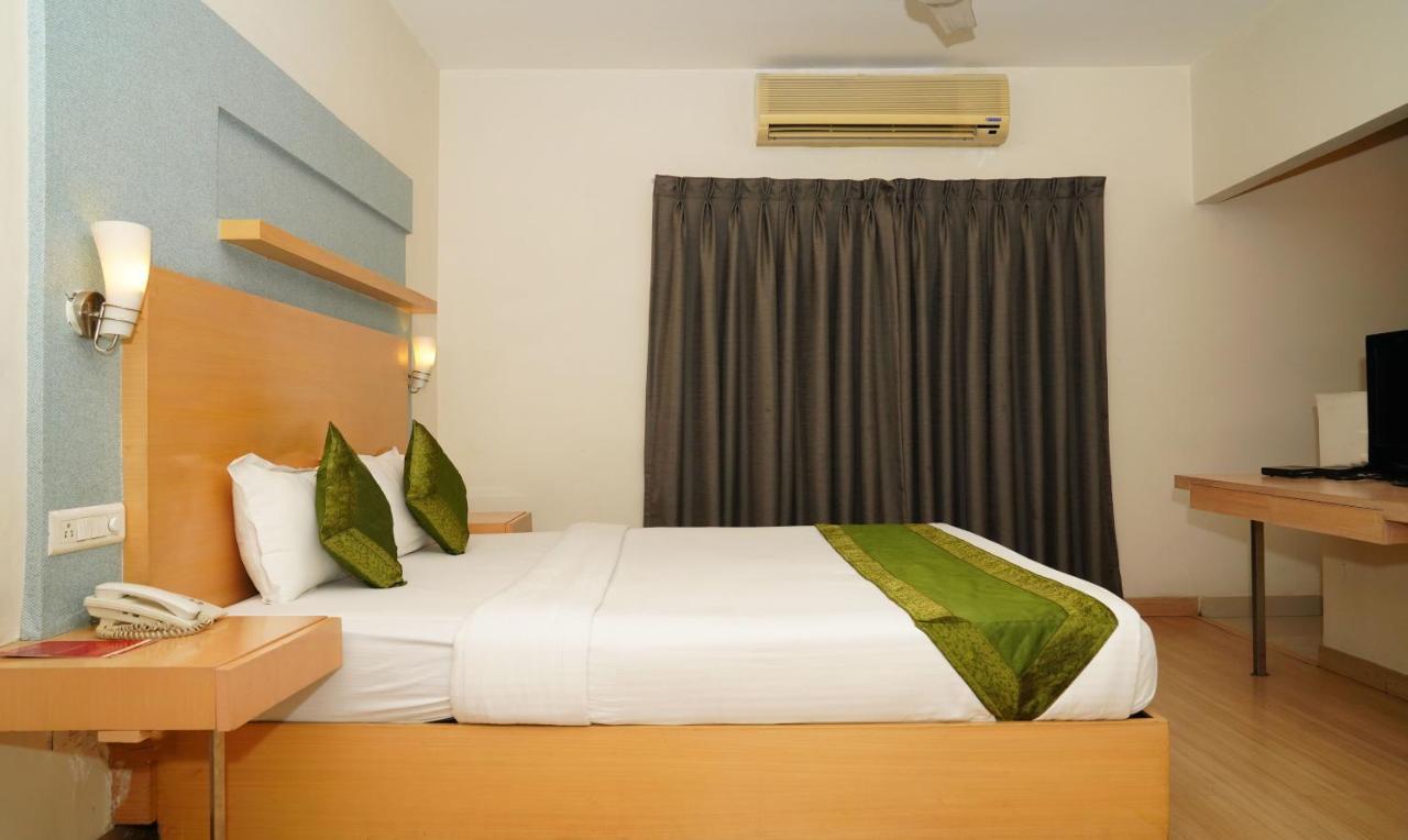 Oyster Suites Hyderabad Exteriör bild