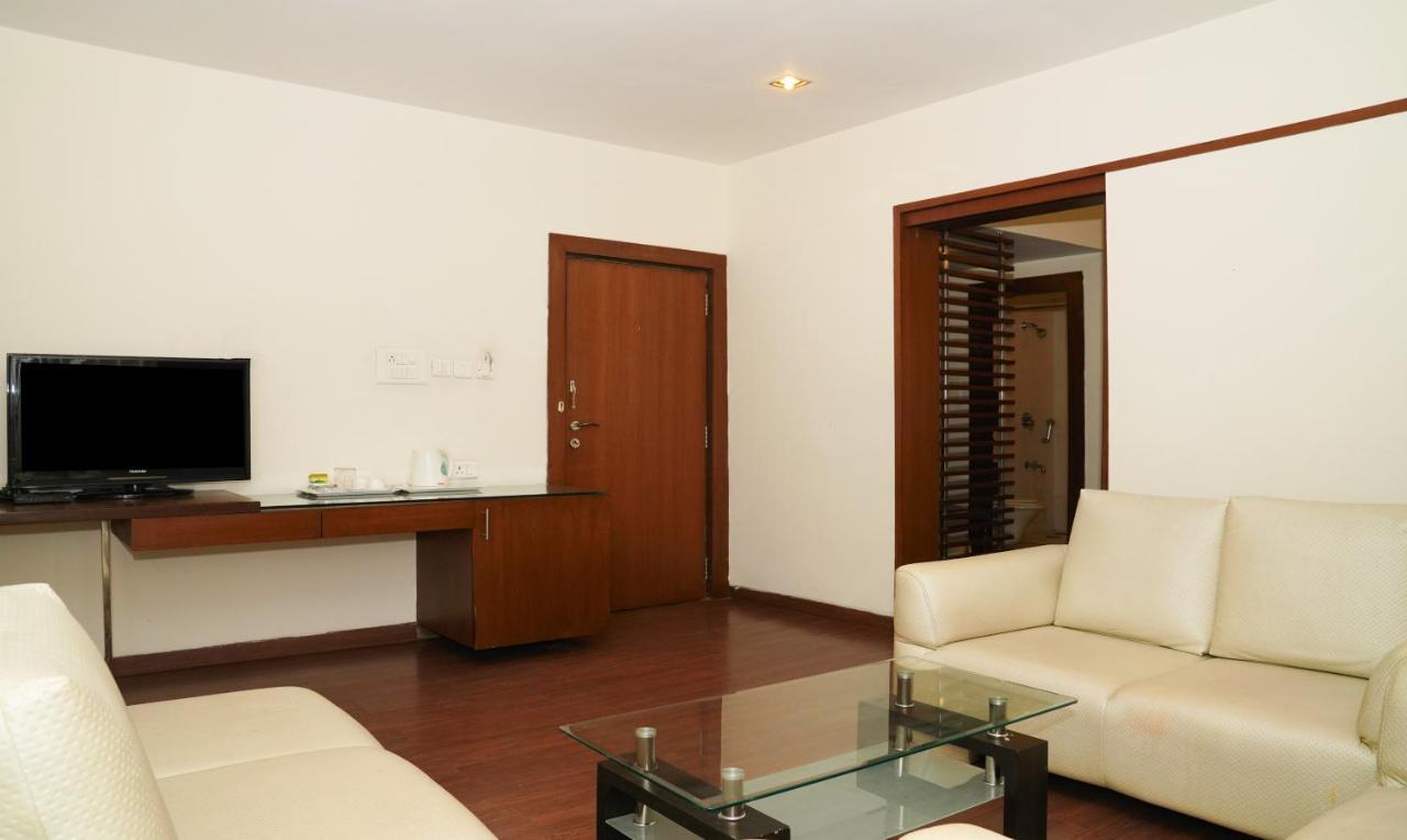 Oyster Suites Hyderabad Exteriör bild