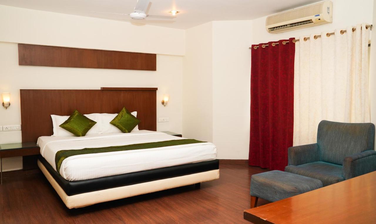 Oyster Suites Hyderabad Exteriör bild