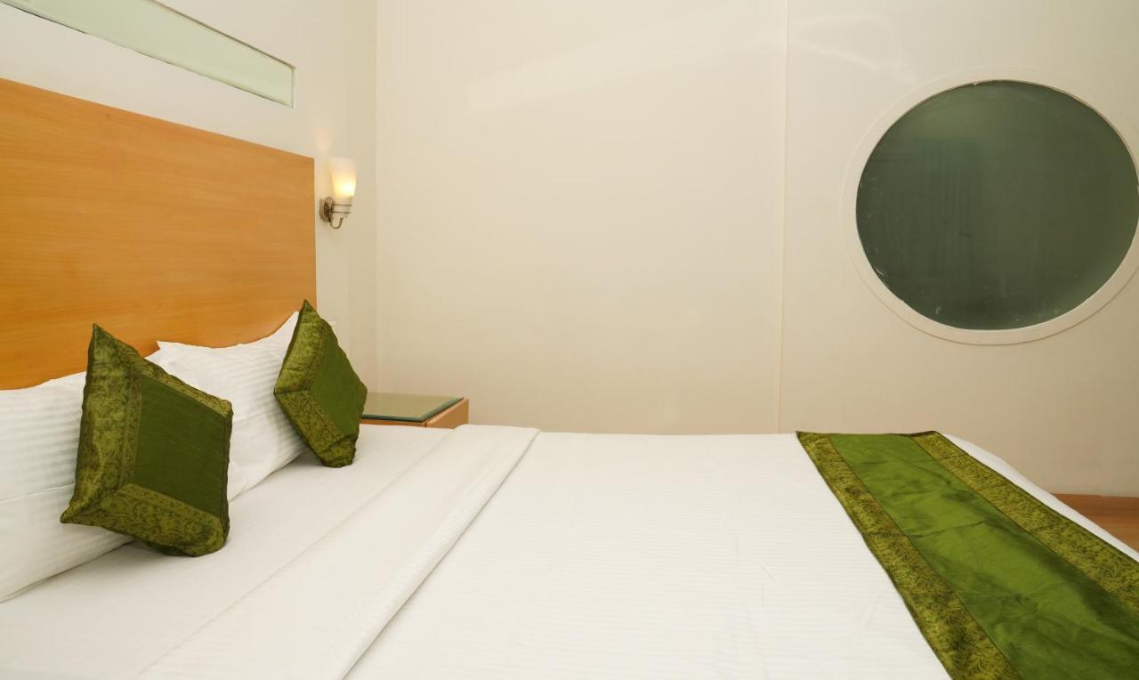 Oyster Suites Hyderabad Exteriör bild