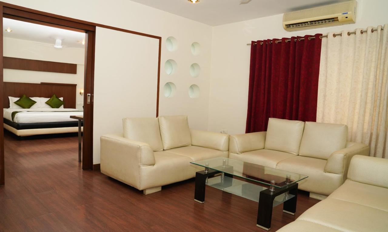 Oyster Suites Hyderabad Exteriör bild